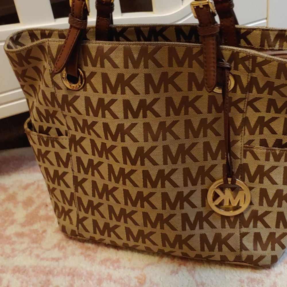 EUC Michael Kors Purse